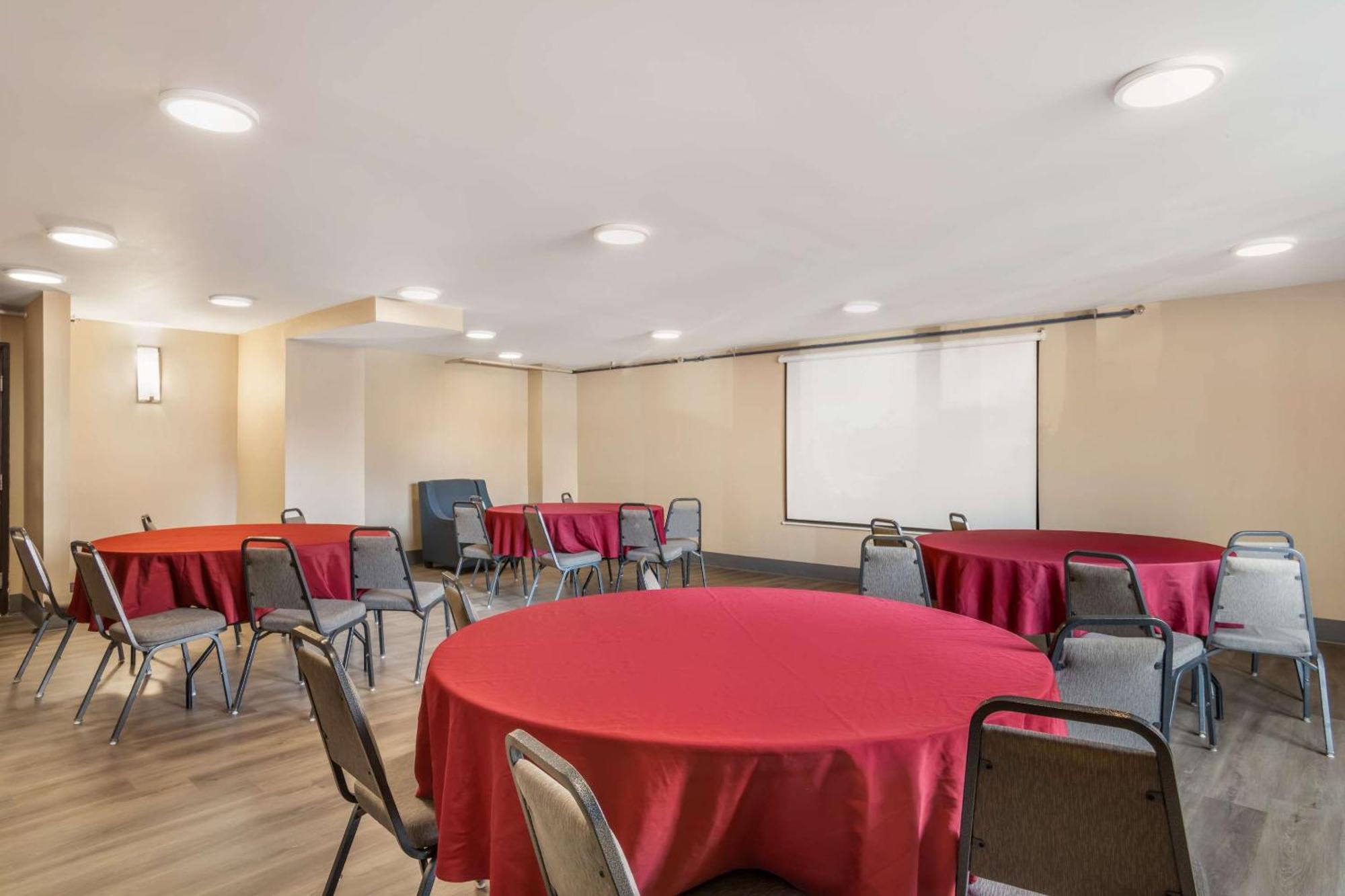 Comfort Inn Charlotte Airport Uptown מראה חיצוני תמונה