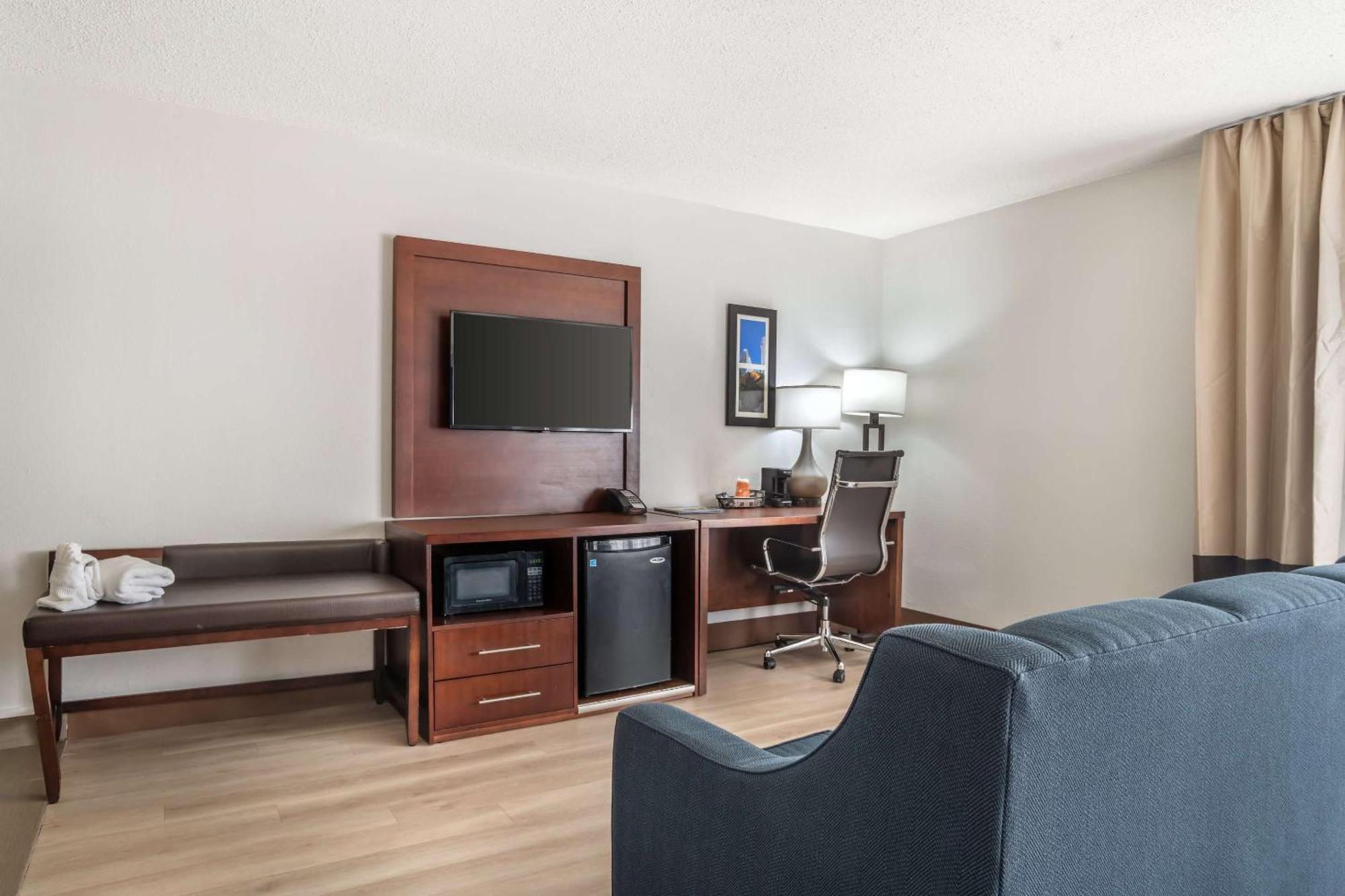 Comfort Inn Charlotte Airport Uptown מראה חיצוני תמונה
