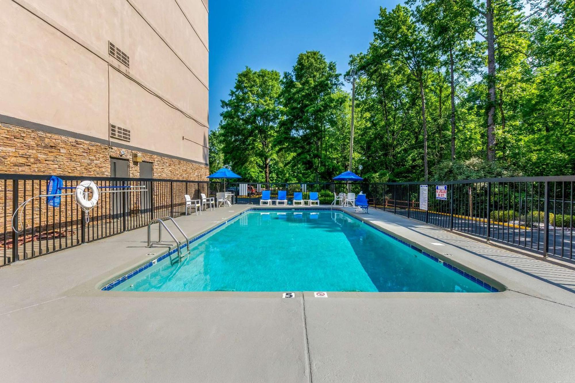 Comfort Inn Charlotte Airport Uptown מראה חיצוני תמונה