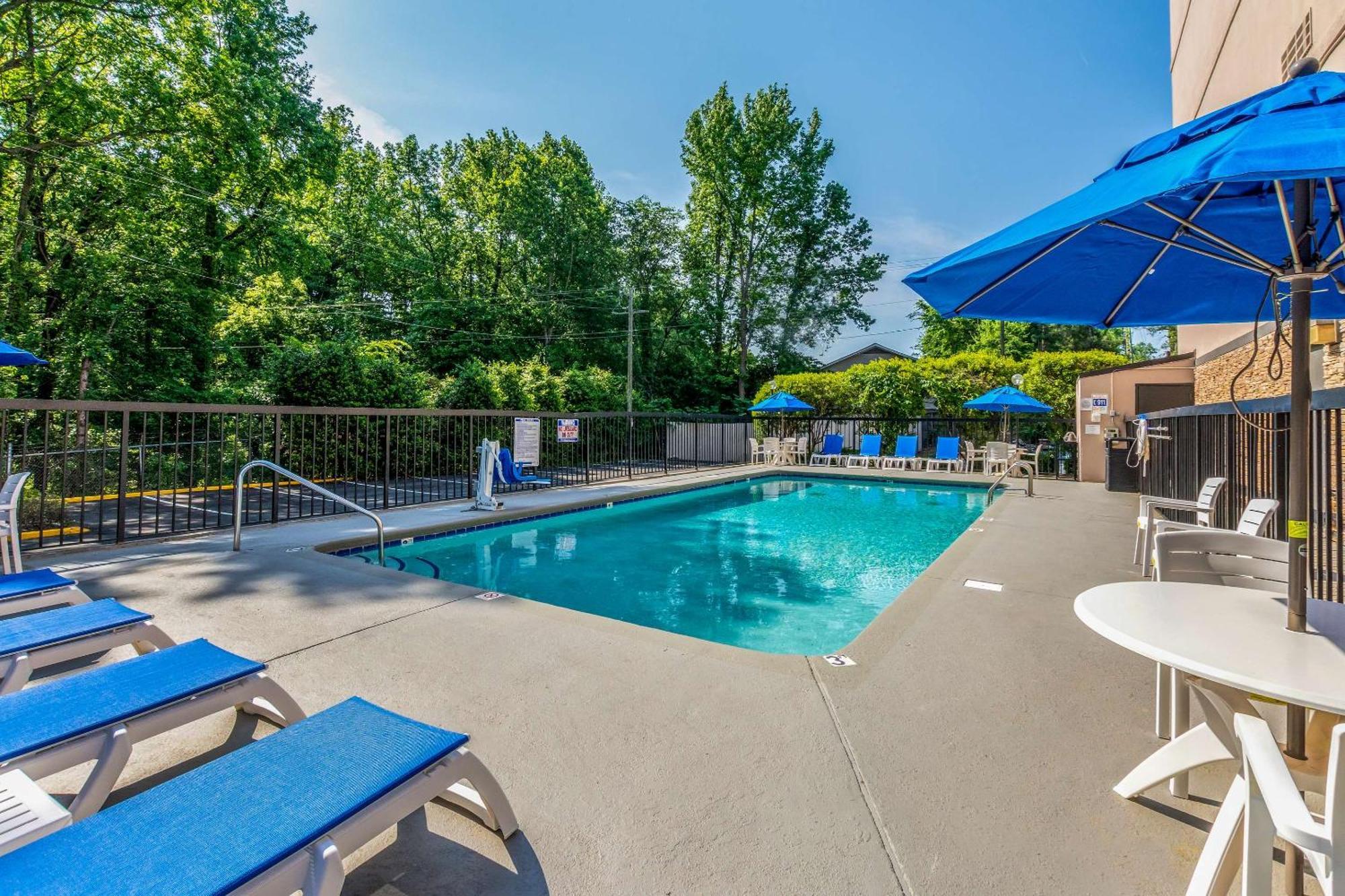 Comfort Inn Charlotte Airport Uptown מראה חיצוני תמונה