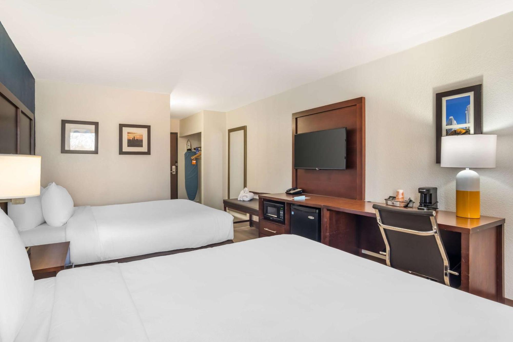 Comfort Inn Charlotte Airport Uptown מראה חיצוני תמונה