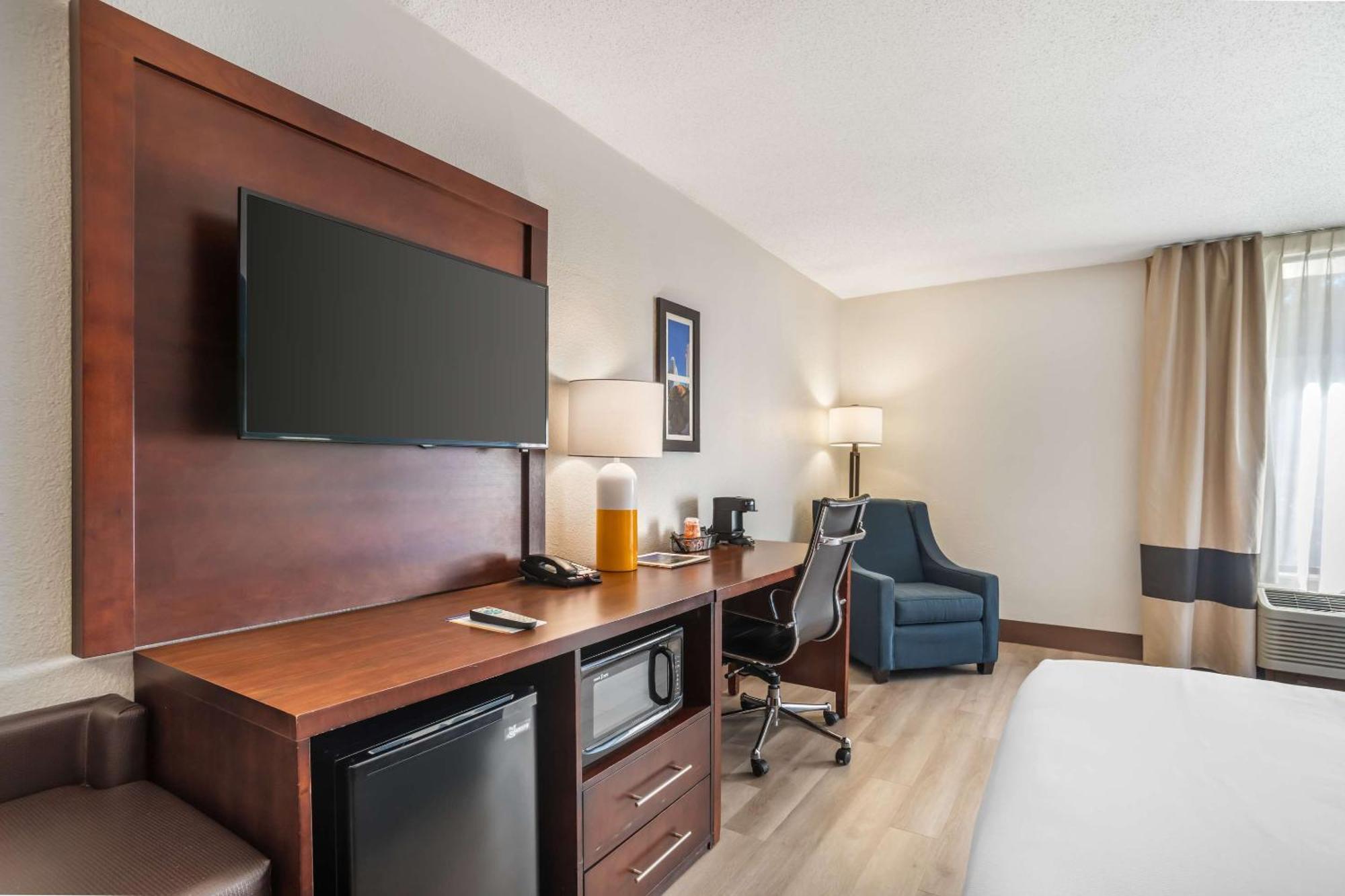 Comfort Inn Charlotte Airport Uptown מראה חיצוני תמונה