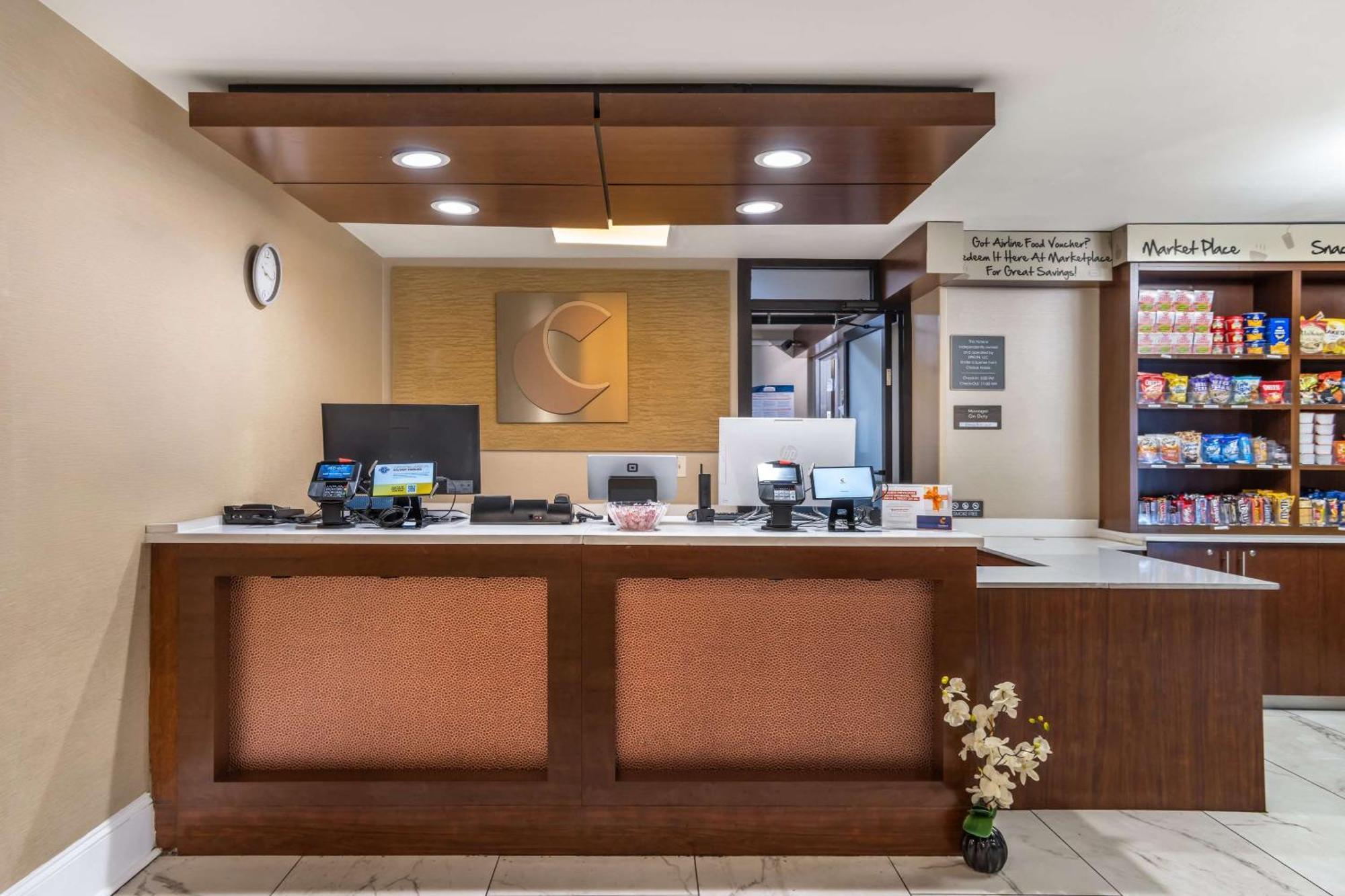 Comfort Inn Charlotte Airport Uptown מראה חיצוני תמונה